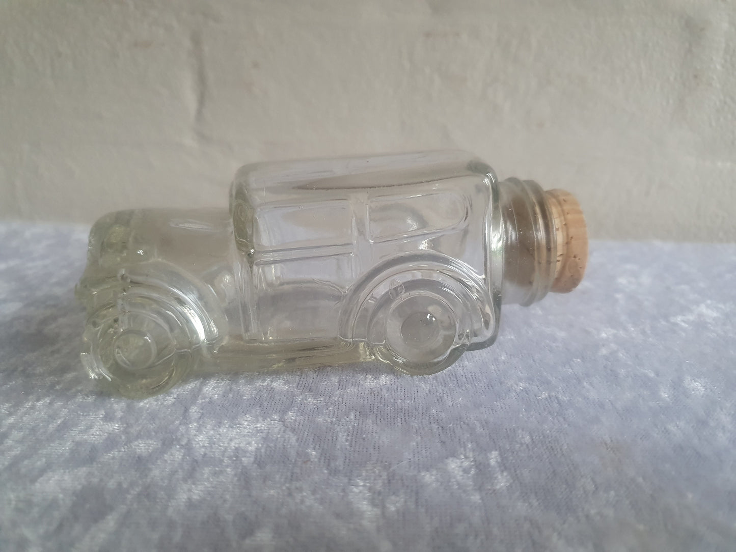 Lille glas bil slikkaraffel 1960