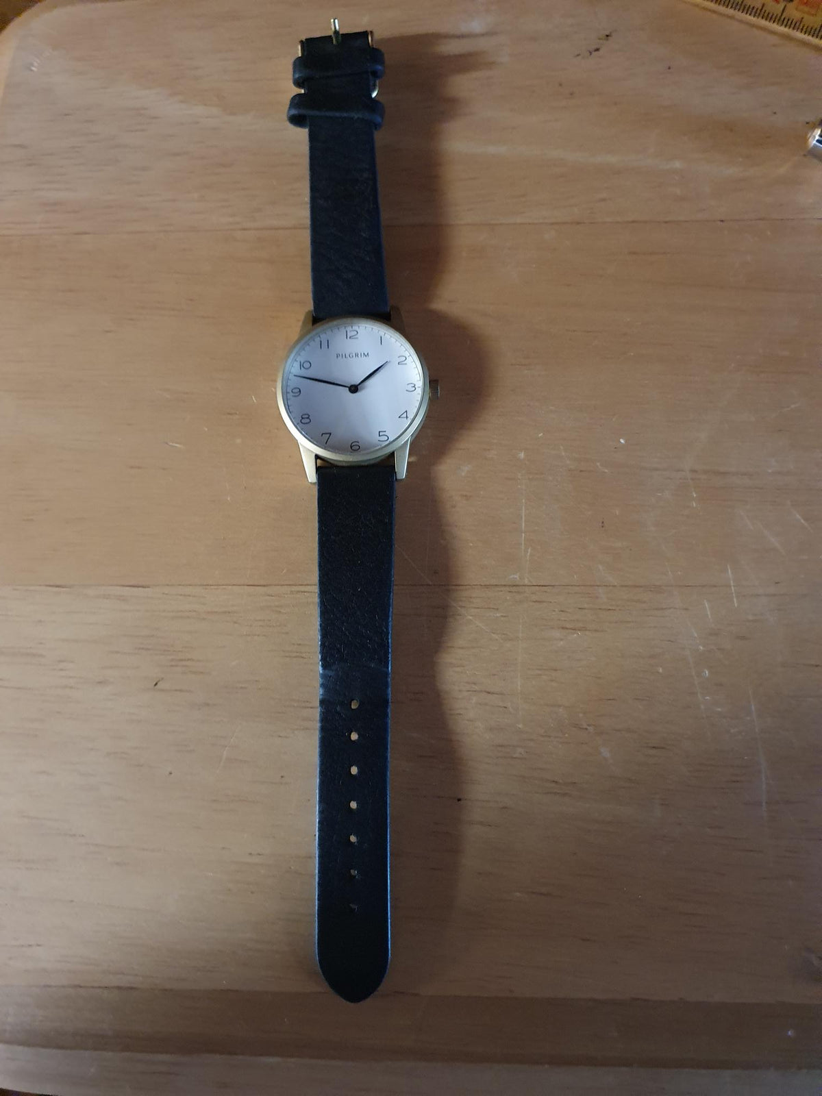 Pilgrim Classic Ur – 37mm – Sort Læderrem