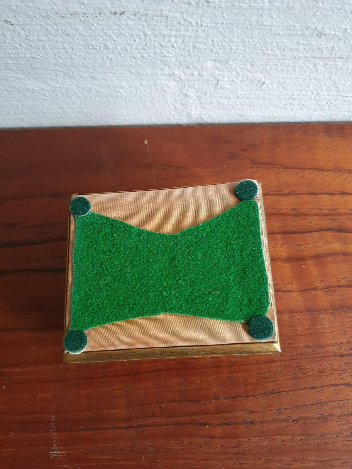 Vintage Ornamenteret Smykkeskrin med Lys Emalje-effekt