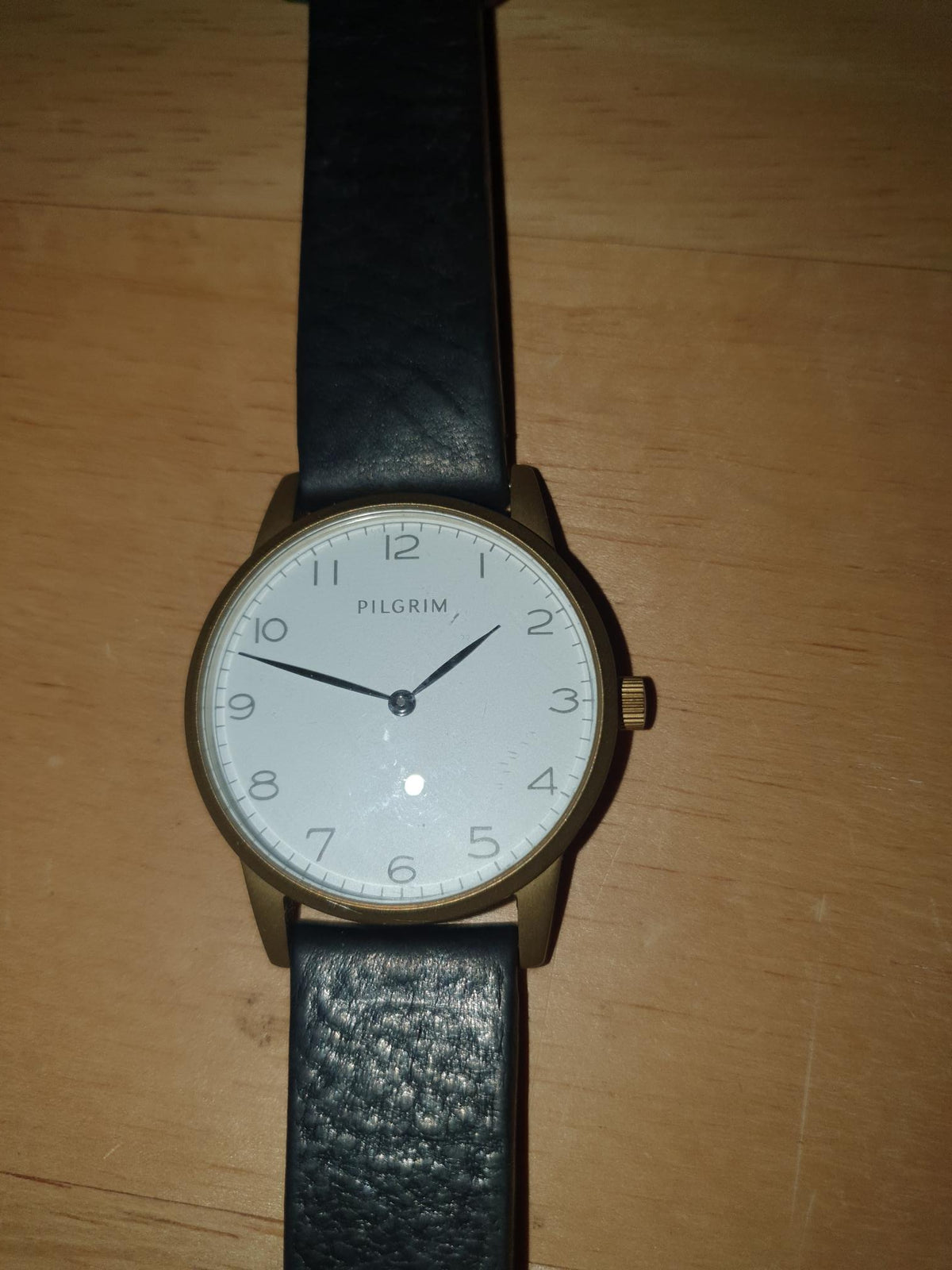 Pilgrim Classic Ur – 37mm – Sort Læderrem