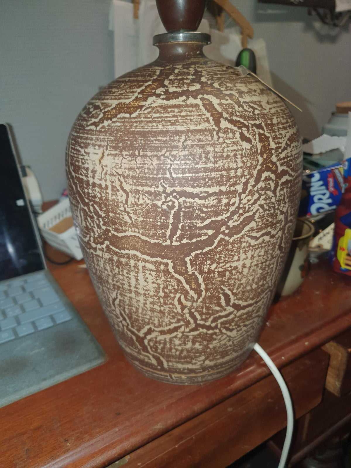 Vintage Stentøjsbordlampe med Kunstnerstempel – H: 34 cm