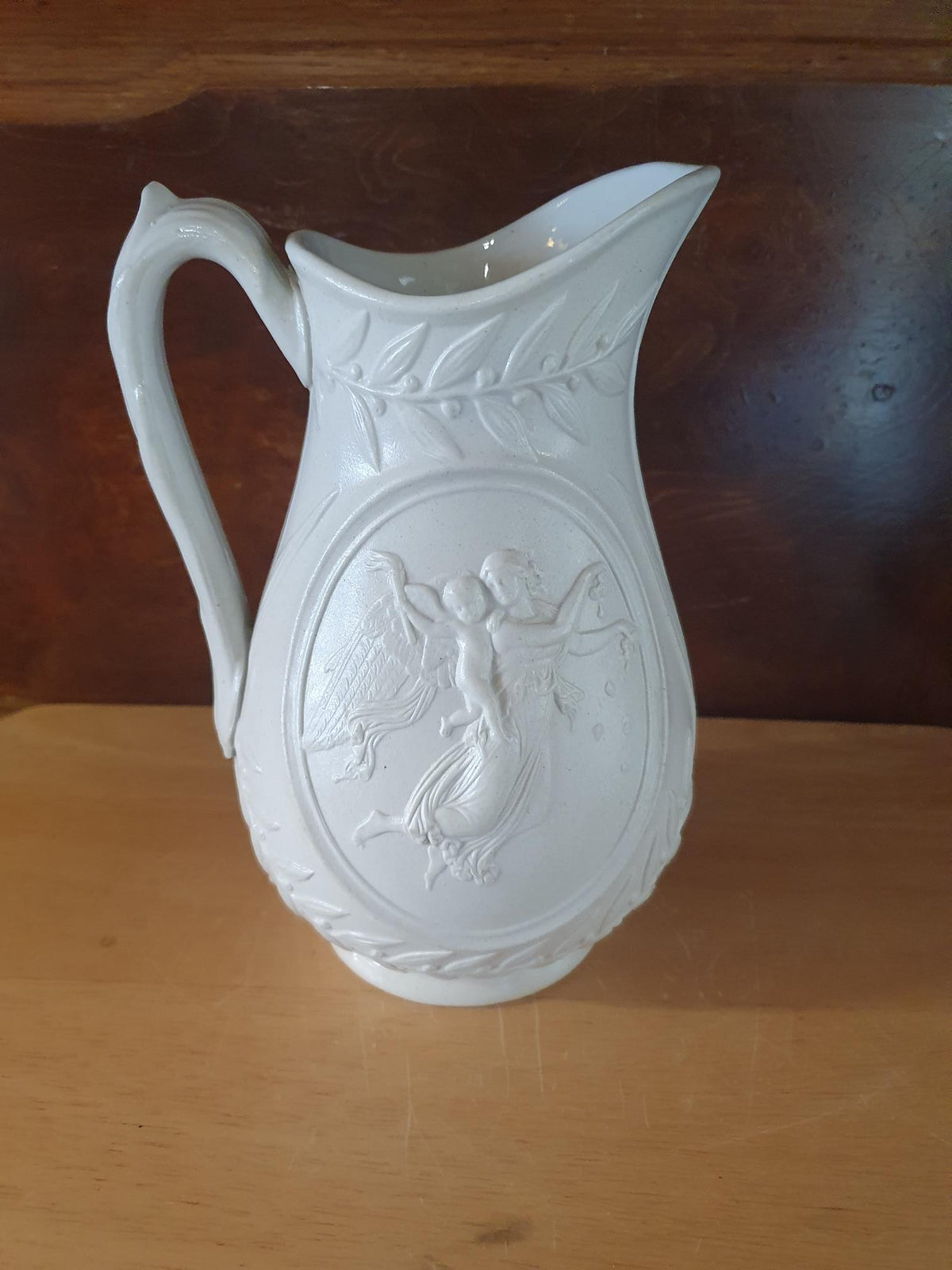 Antik Dudson Fajancekande med Thorvaldsen Relief – H21 cm
