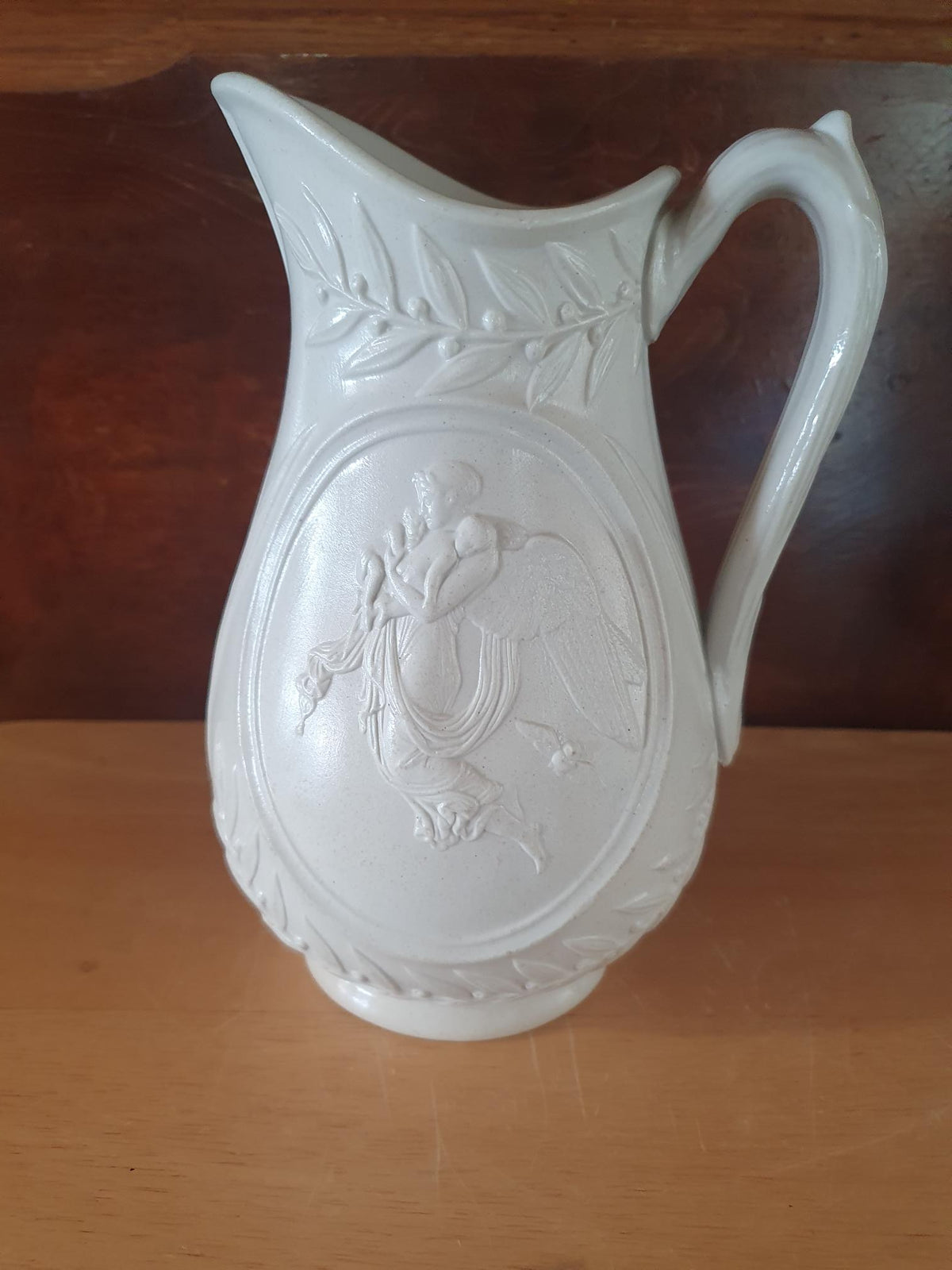 Antik Dudson Fajancekande med Thorvaldsen Relief – H21 cm