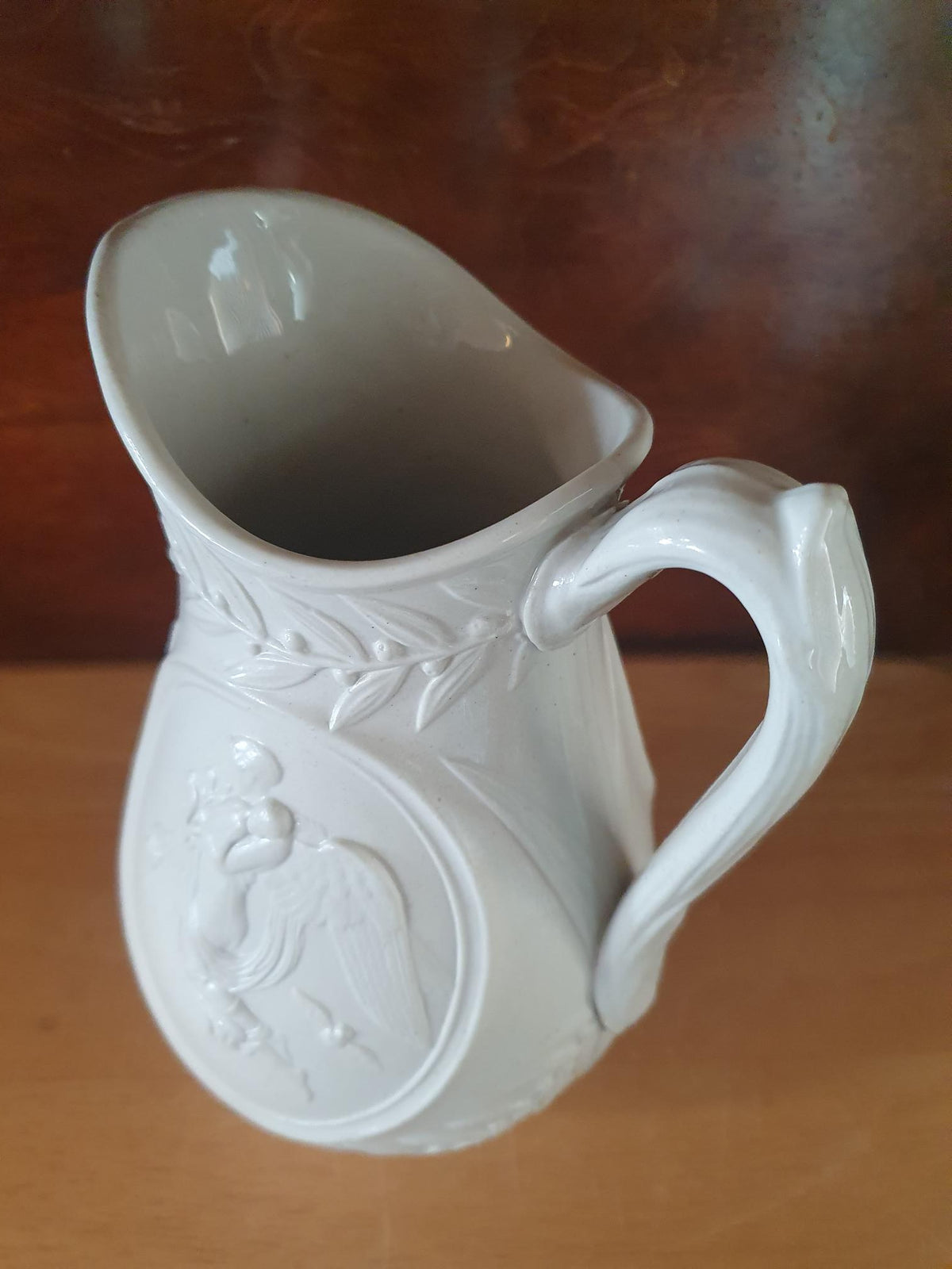 Antik Dudson Fajancekande med Thorvaldsen Relief – H21 cm